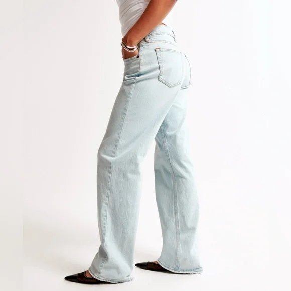 Abercrombie & Fitch Low Rise Baggy Jeans Light Wash Size 27 (4) - Picture 5 of 8